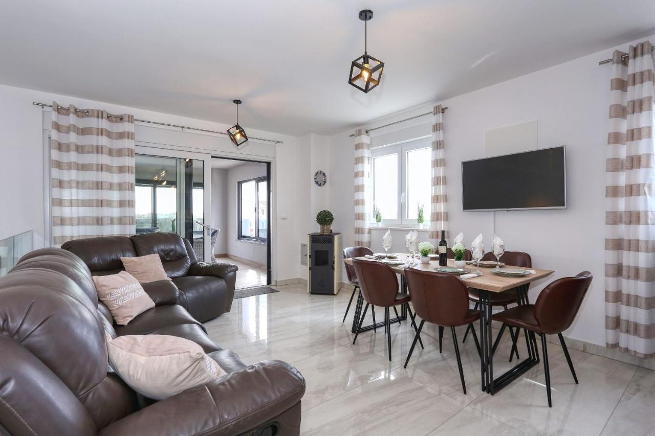 Luxury Apartment Isabell Zaton  Eksteriør bilde