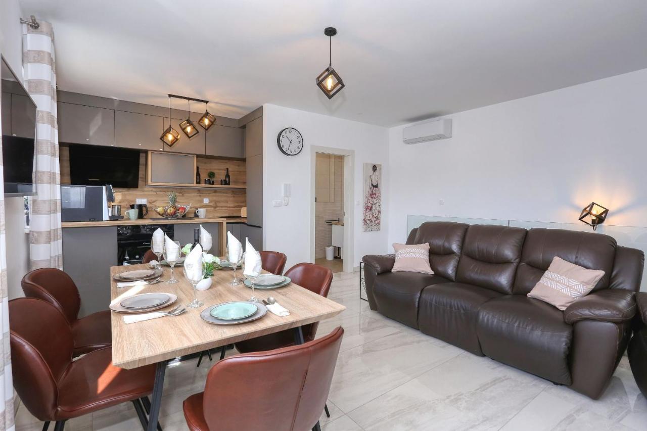 Luxury Apartment Isabell Zaton  Eksteriør bilde